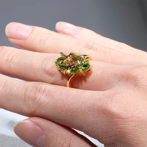 Jewelry - NEW Oval Emerald 925 Sterling Silver Ring